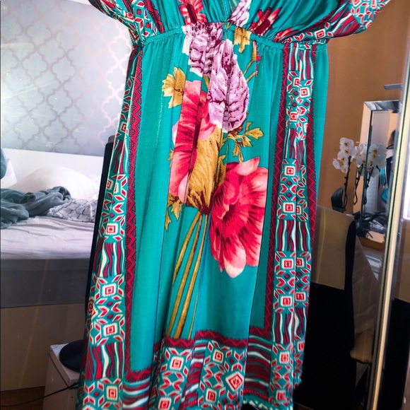 Women’s Patterned Dress - Picture 3 of 3